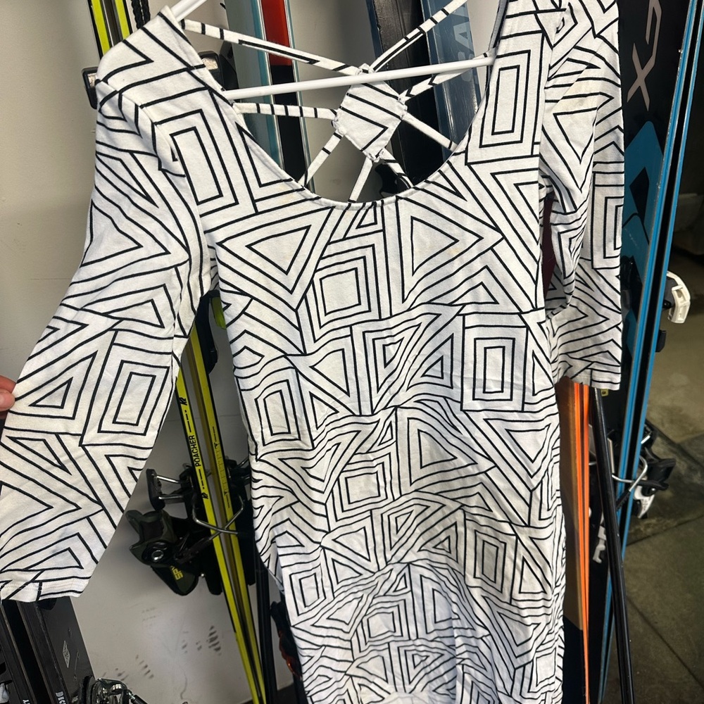 Geometric Patterned Dress - Picture 3 of 4